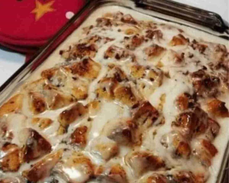 Cinnamon Roll Apple Pie Bake