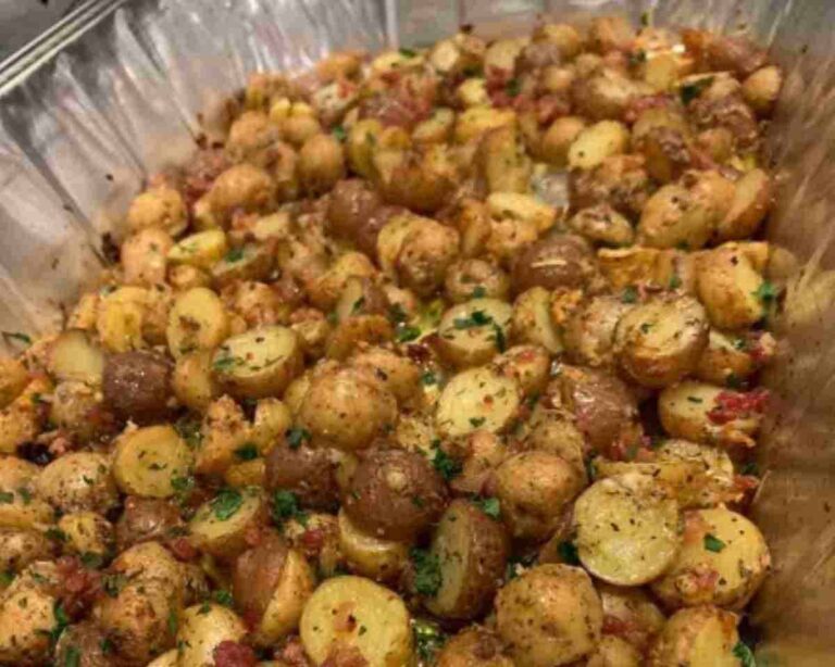 GARLIC PARMESAN ROASTED POTATOES