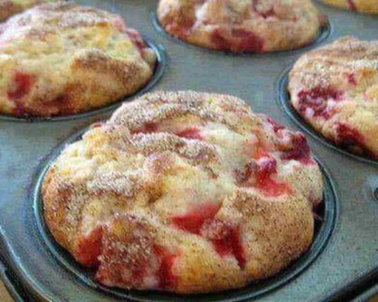 Fresh Strawberry Muffins