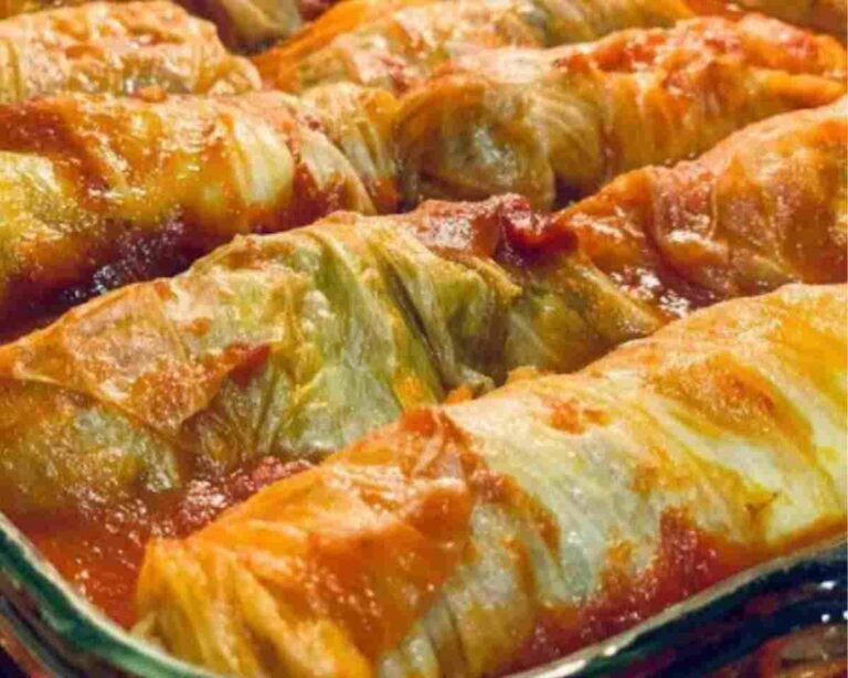 Stuffed Cabbage Rolls with Tomato Sauce