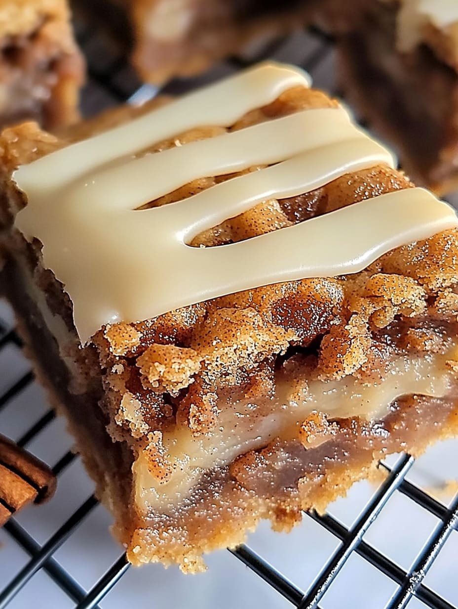 Cinnamon Roll Blondies – Easy Swirled Dessert Bars