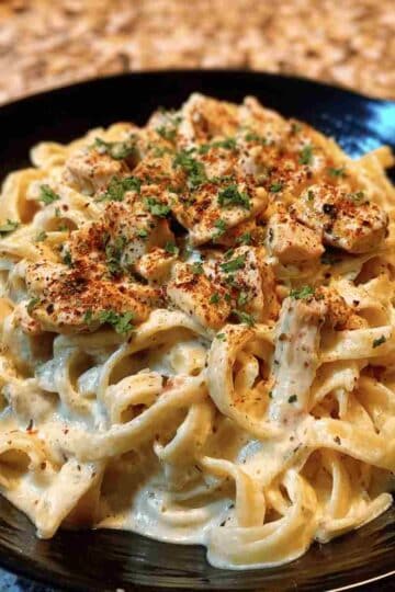 Slow Cooker Cajun Chicken Alfredo Creamy Pasta