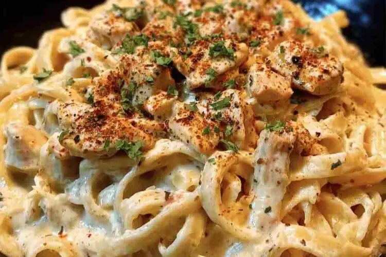 Slow Cooker Cajun Chicken Alfredo Creamy Pasta