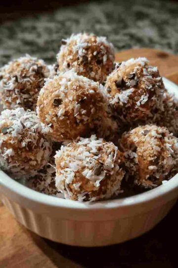 No Bake Chocolate Coconut Balls
